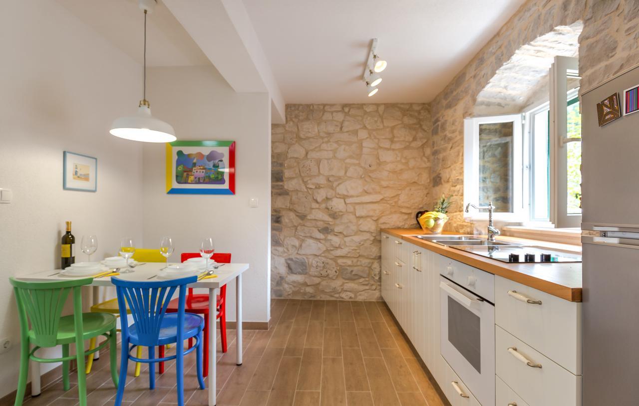 Rustical 2 Appartement Baška Voda Buitenkant foto