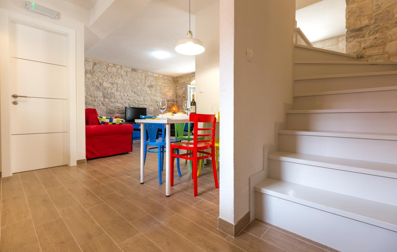 Rustical 2 Appartement Baška Voda Buitenkant foto