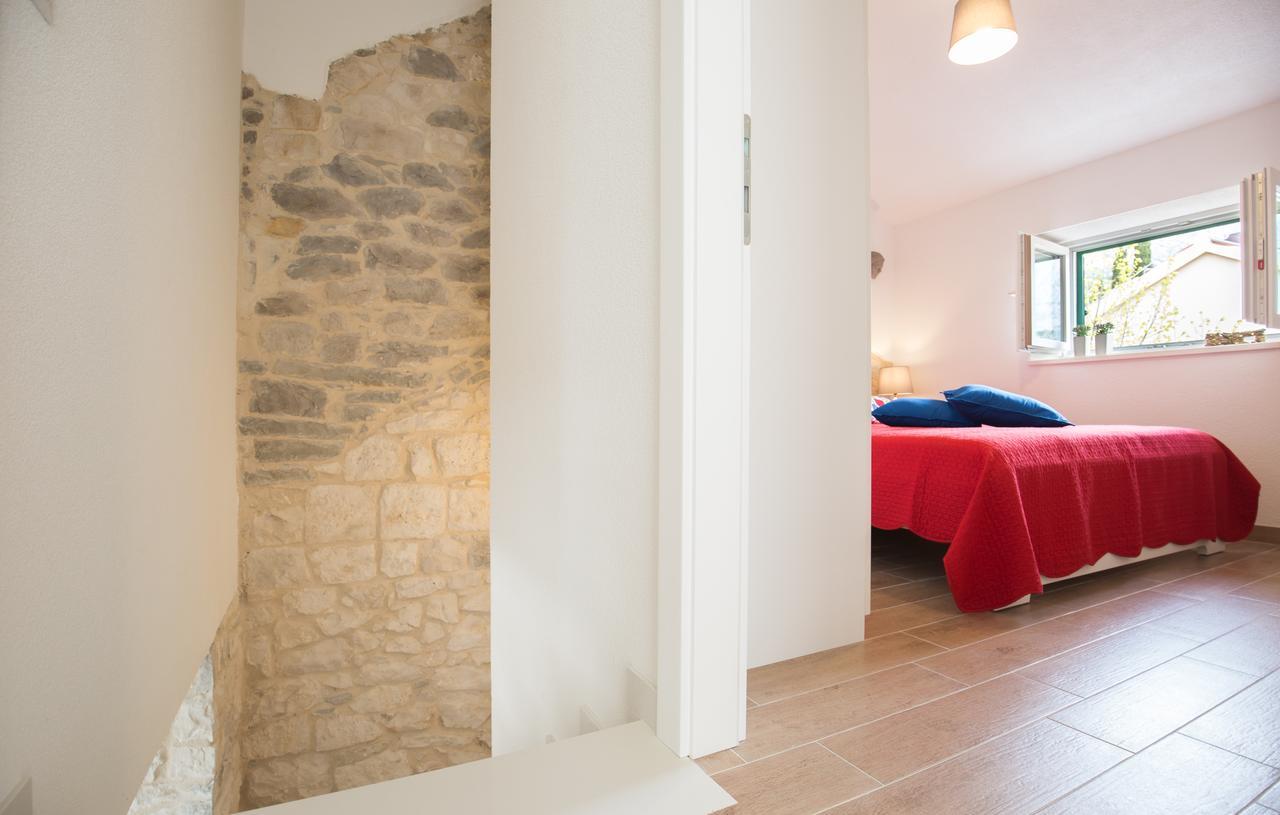 Rustical 2 Appartement Baška Voda Buitenkant foto