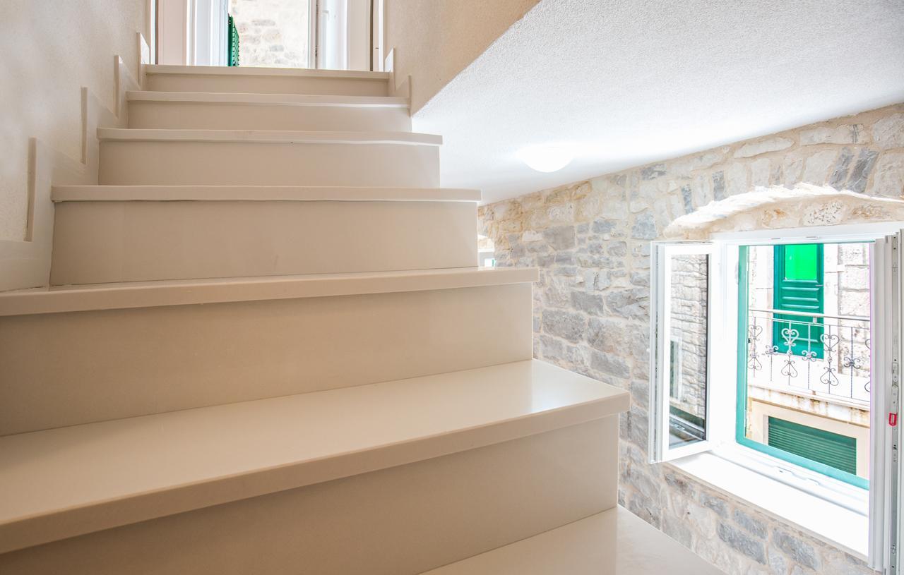 Rustical 2 Appartement Baška Voda Buitenkant foto
